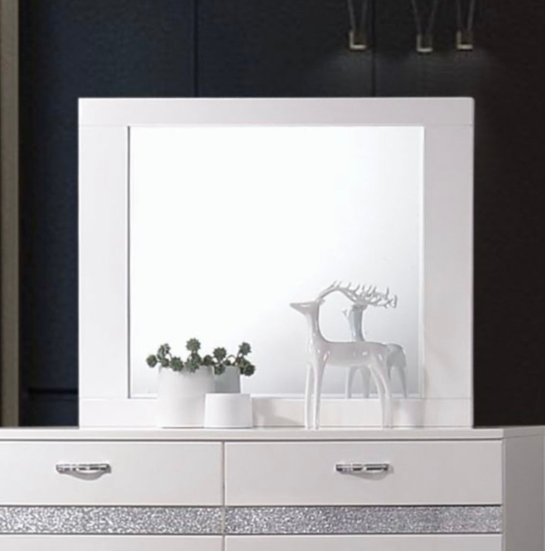 4 PCS Naima II King Bedroom Set 26767EK