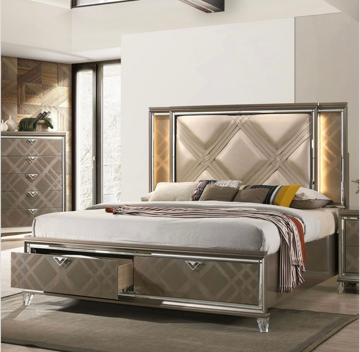 Skylar Queen Bed 25320Q