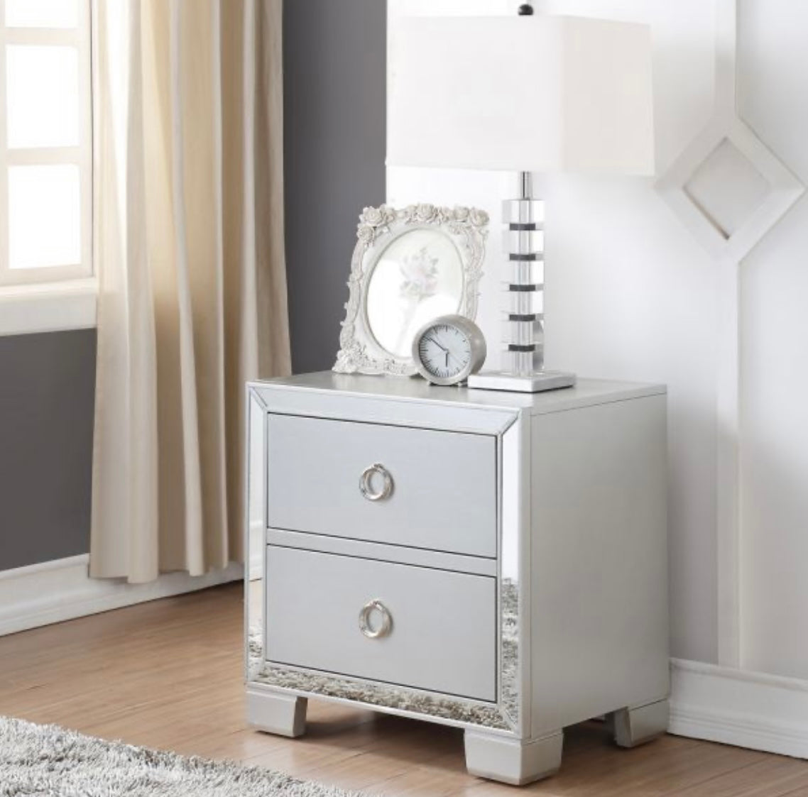 4 PCS Voeville II  King Bedroom Set 24827EK