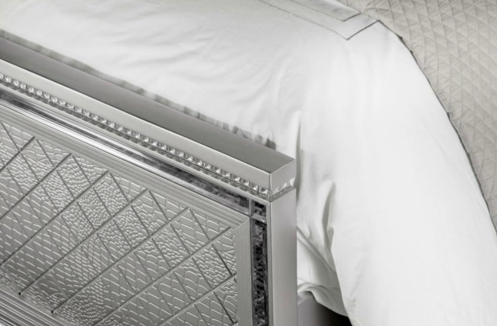 Eleanor Upholstered King Bed 223461KE