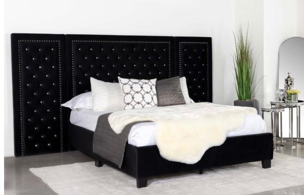 Hailey Upholstered Platform Eastern King Bed with Wall Panel 315925KE-SP