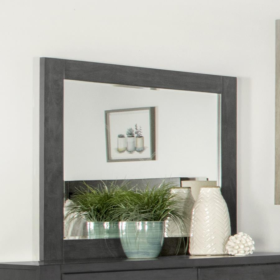 4 PCS Lorenzo King Bedroom Set 224261KE-S4