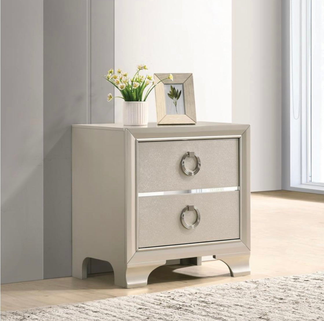 4 PCS Salford King Bedroom Set 222721KE-S4