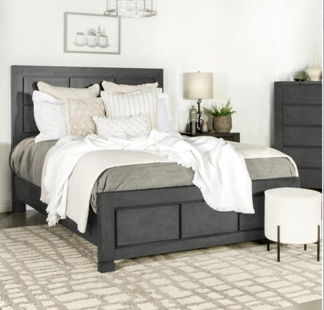 4 PCS Lorenzo Queen Bedroom Set 224261Q-S4