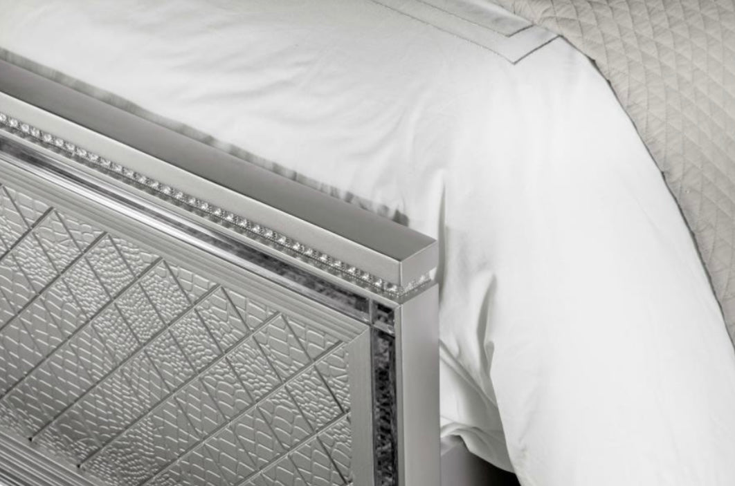 4 PCS Eleanor King Bedroom Set 223461KE-S4