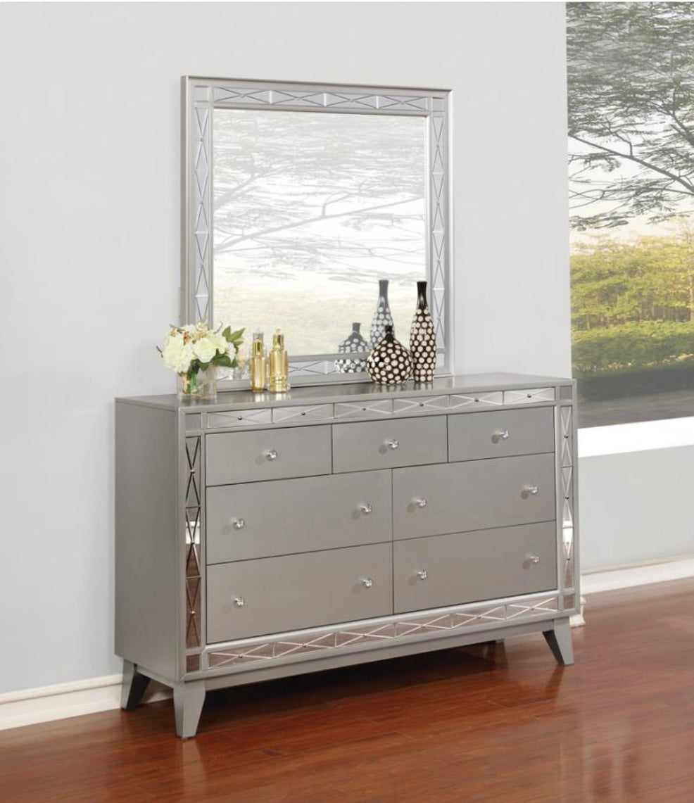 4 PCS Camille Queen Bedroom Set 300621Q-S4