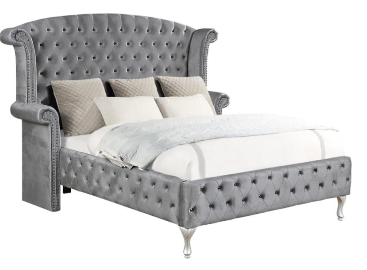 Juego de dormitorio Deanna King de 4 piezas 205101KE-S4